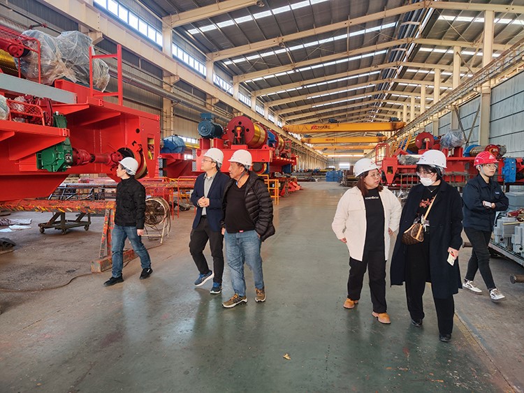 customer visiting customer visiting