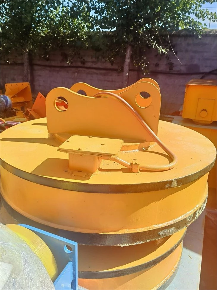 excavator magnet5